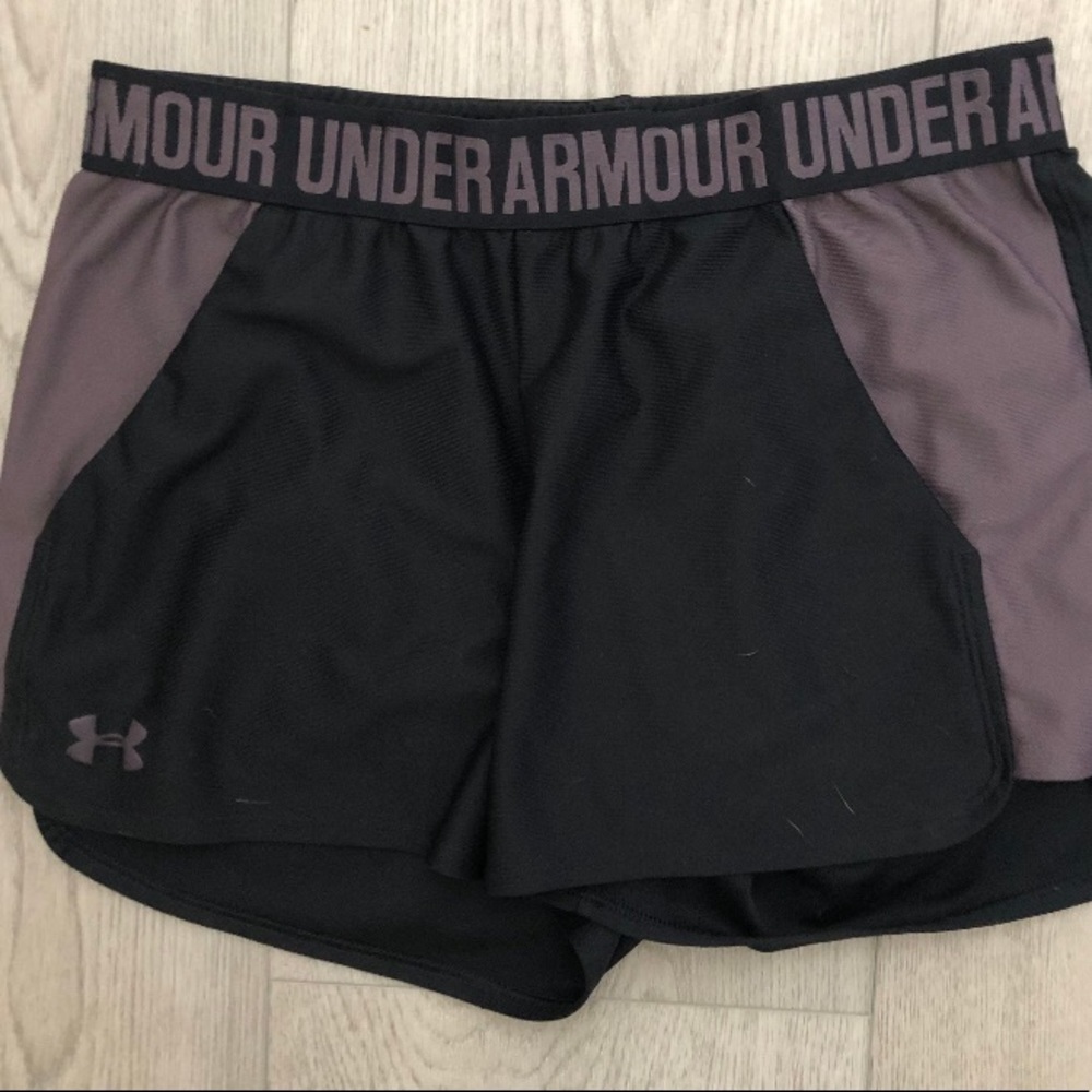 Under Armour Loose Small Shorts